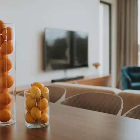 Maris - Luxury With Pool Willa