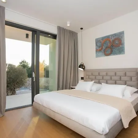 Willa Maris - Luxury With Pool *