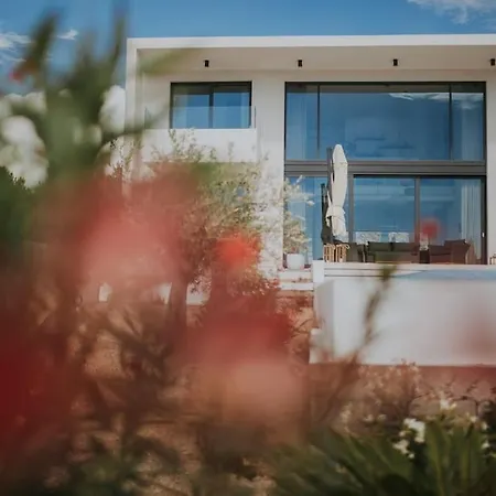 Maris - Luxury With Pool Бродарица