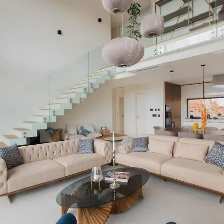 Maris - Luxury With Pool Willa