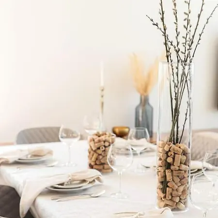 Maris - Luxury With Pool