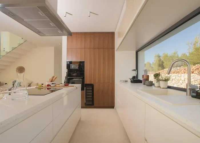 Maris - Luxury With Pool 布罗达里卡