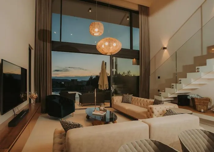 Maris - Luxury With Pool Villa