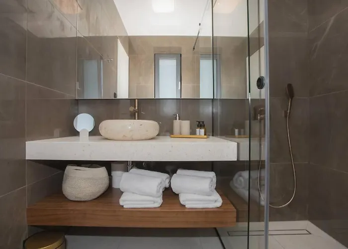 Maris - Luxury With Pool Villa