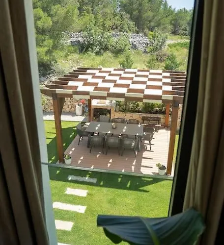 Maris - Luxury With Pool * Brodarica (Sibenik-Knin)