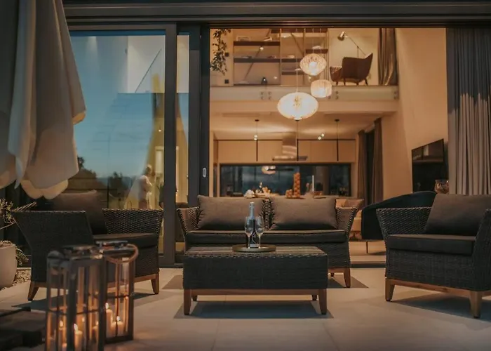 Villa Maris - Luxury With Pool